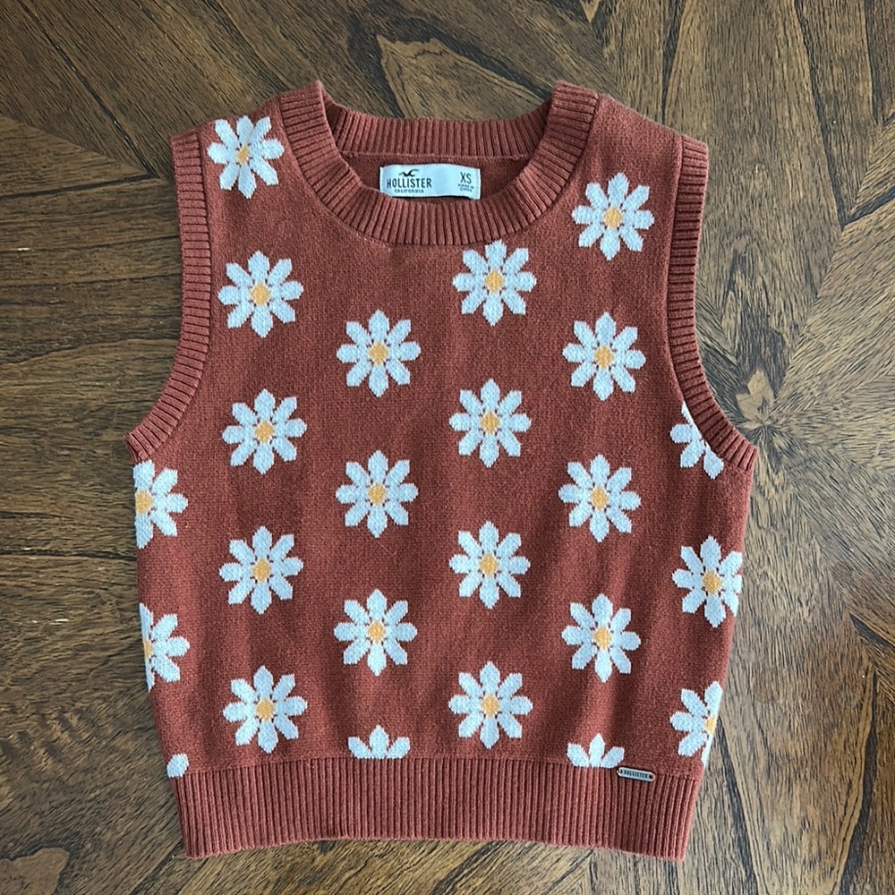 Hollister Women’s Floral Knit Sweater Vest Tank Top - Brown
